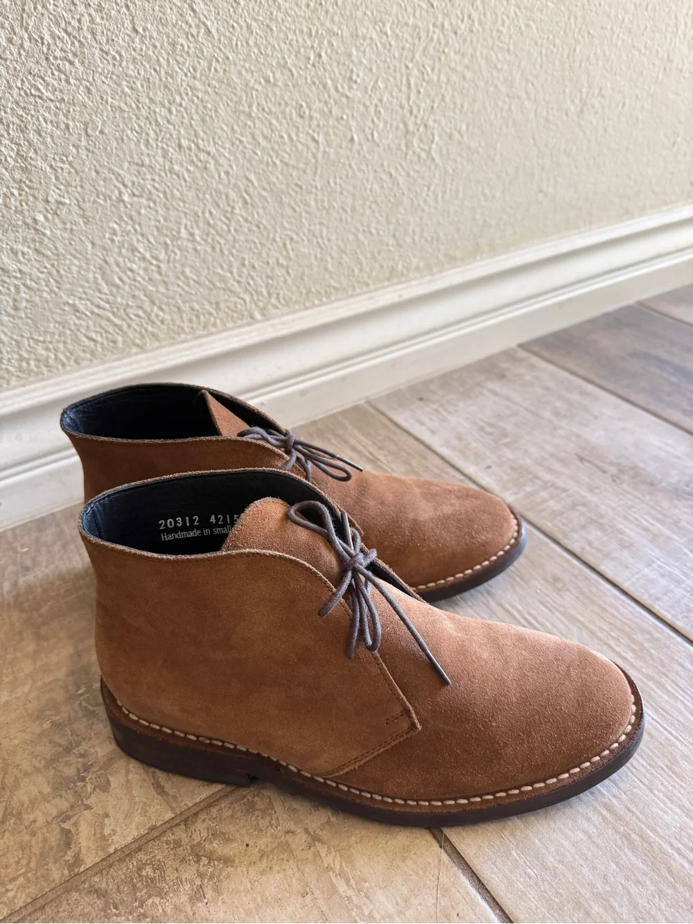 Men’s Chukka Boots in Cognac Suede